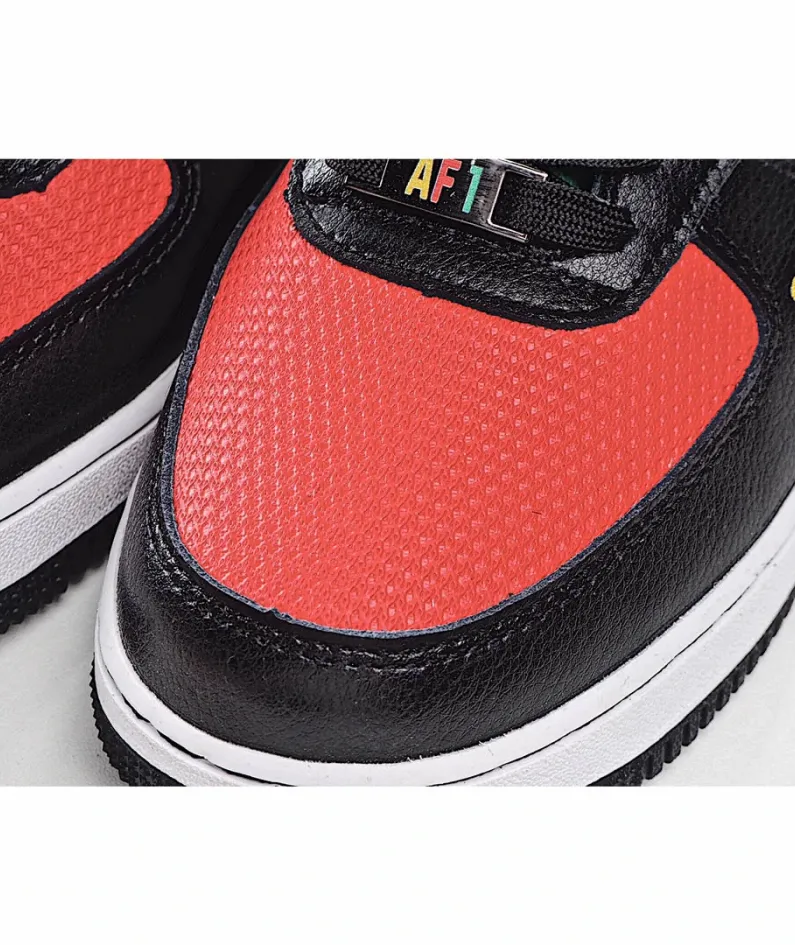 Nike Air Force 1 07 Lv8 Low Top Sneakers