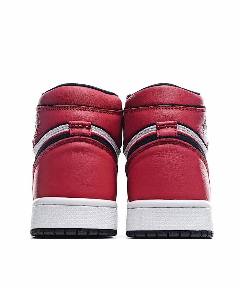 Air Jordan 1 “Chicago”，