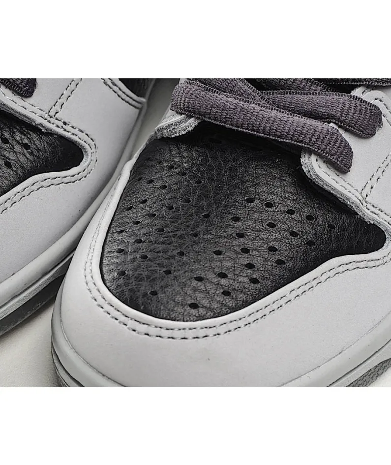 Atlas x Nike SB Dunk Low QS 35mm Low Top Sneakers