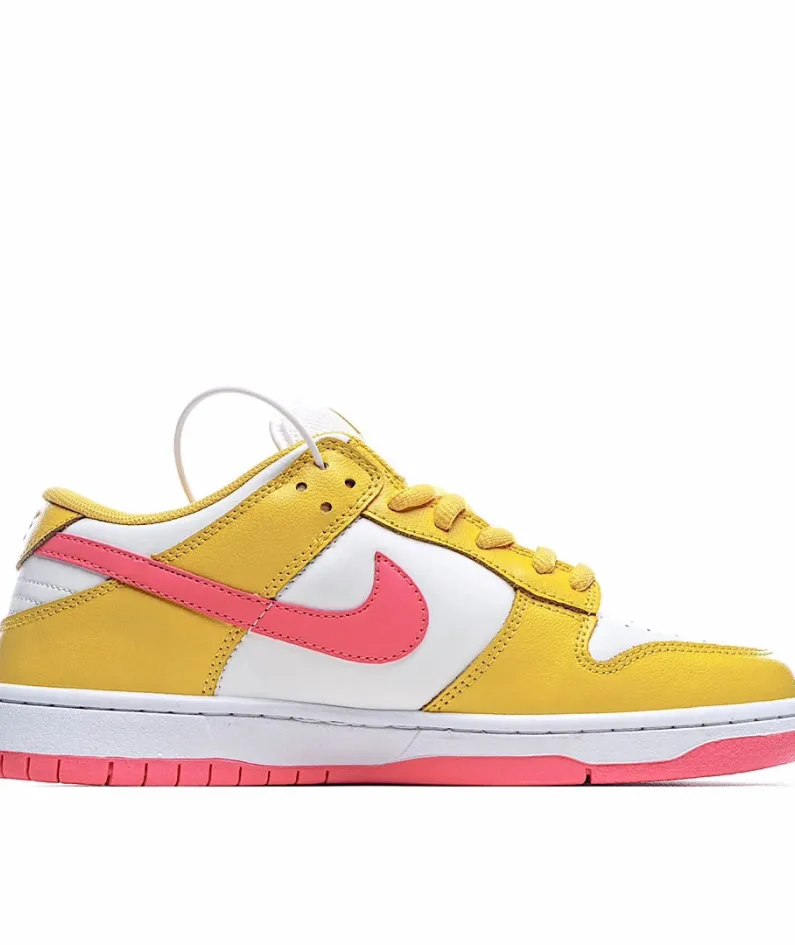 Nike Dunk Low "SAMBA 2020 Edition Low-Top Sneakers