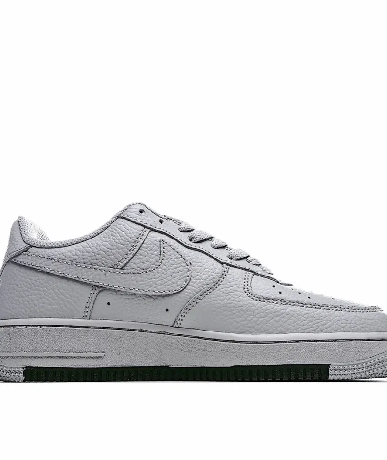 Nike Air Force 1 07 Low Low Top Sneakers