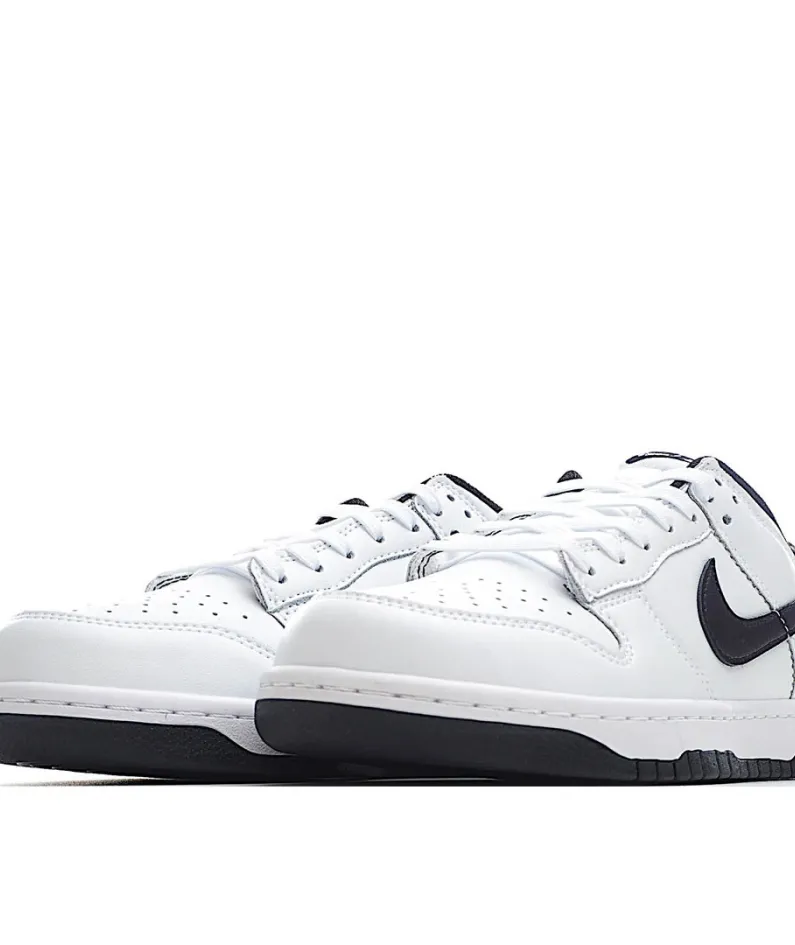 Nike Dunk SB Low Black & White