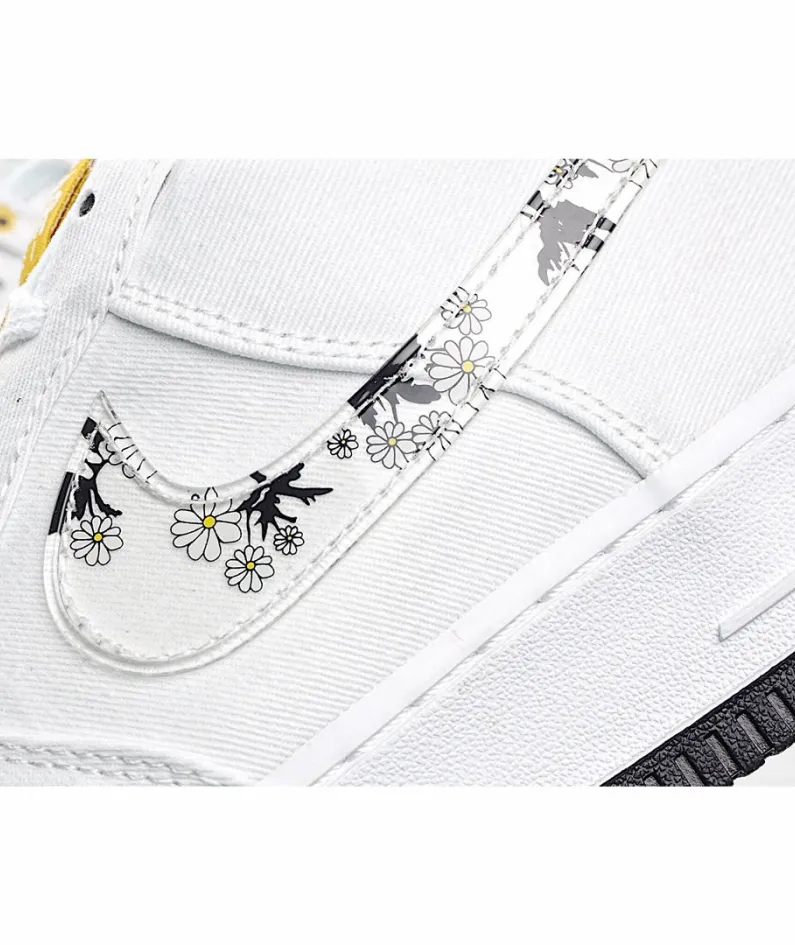 Nike Air Force 1 Low-Top Sneakers