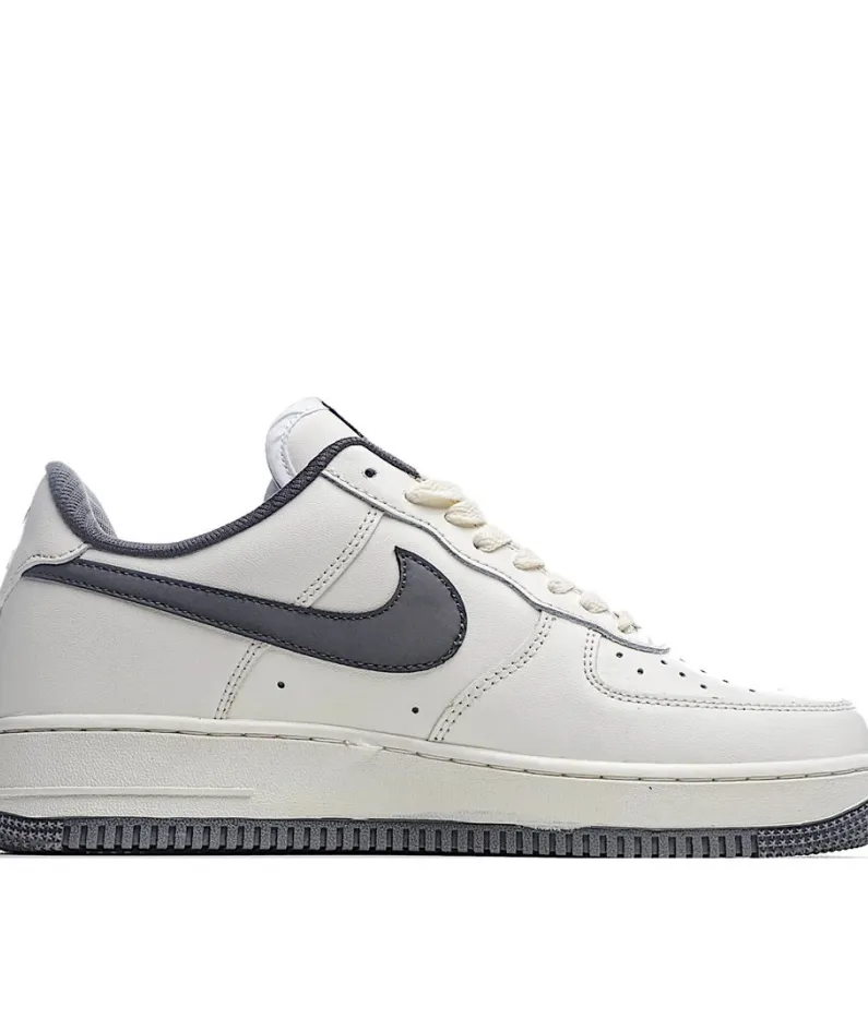 Nike Air Force1 07 Sneakers