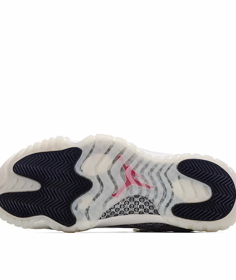 Air Jordan 11 Retro Low 'Light Bone Snakeskin'