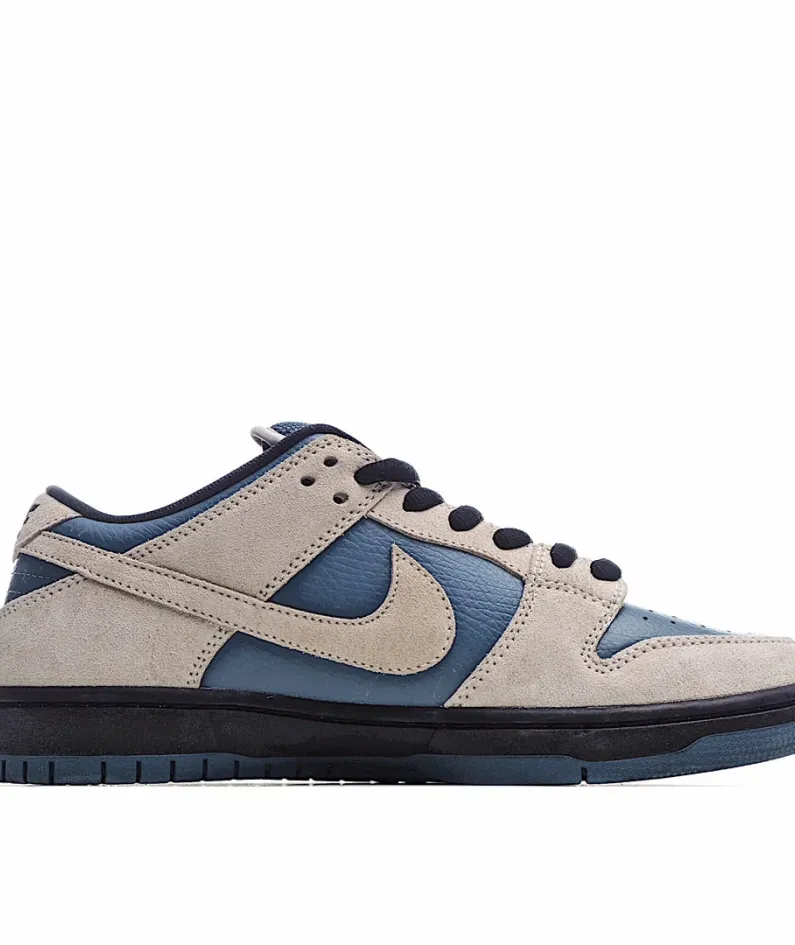 Nike SB Dunk Low Pro Sneakers