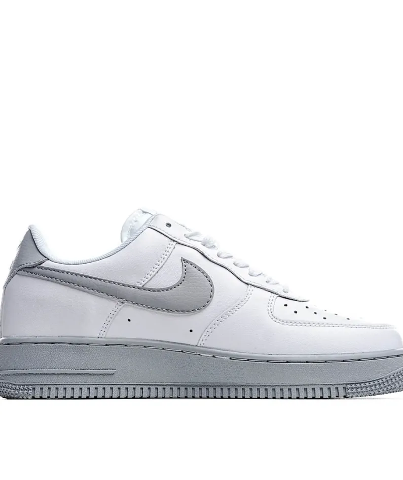 NikeAir Force 1 Low Low Top Sneakers