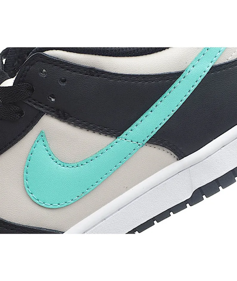 Nike DUNK LOW low-top sneakers