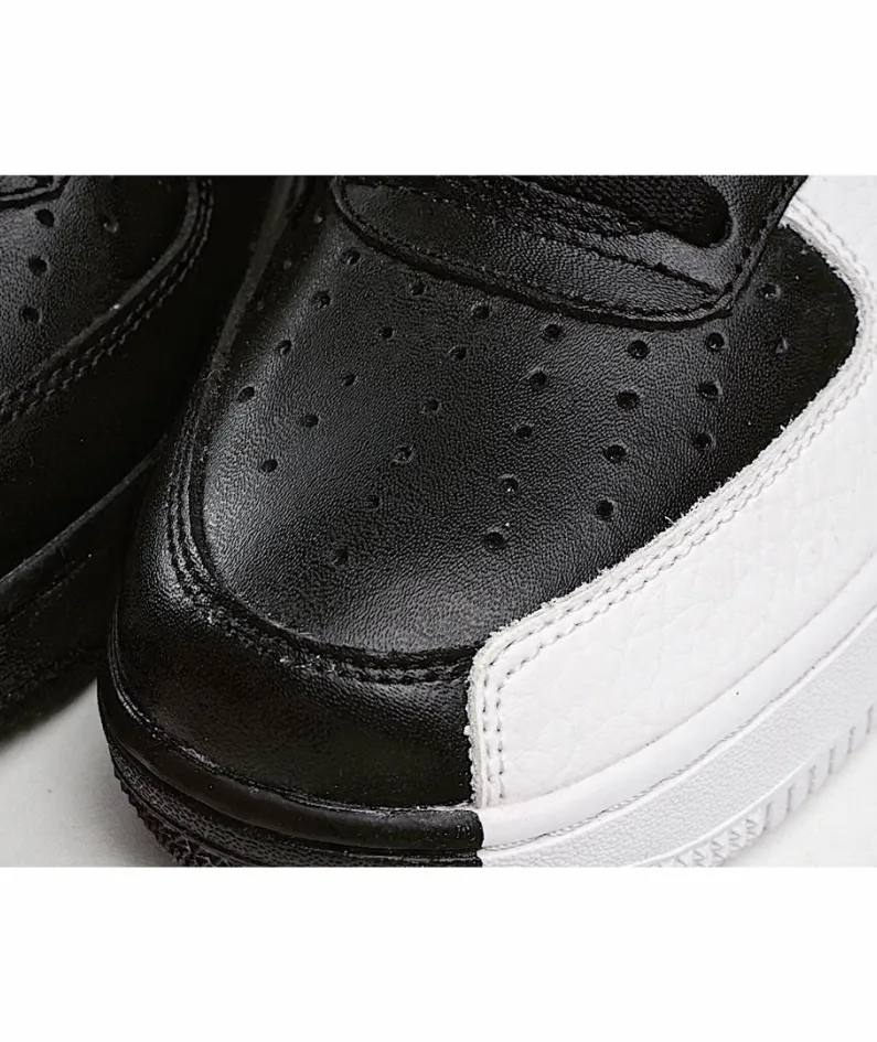 Nike Air Force 1 Sneakers