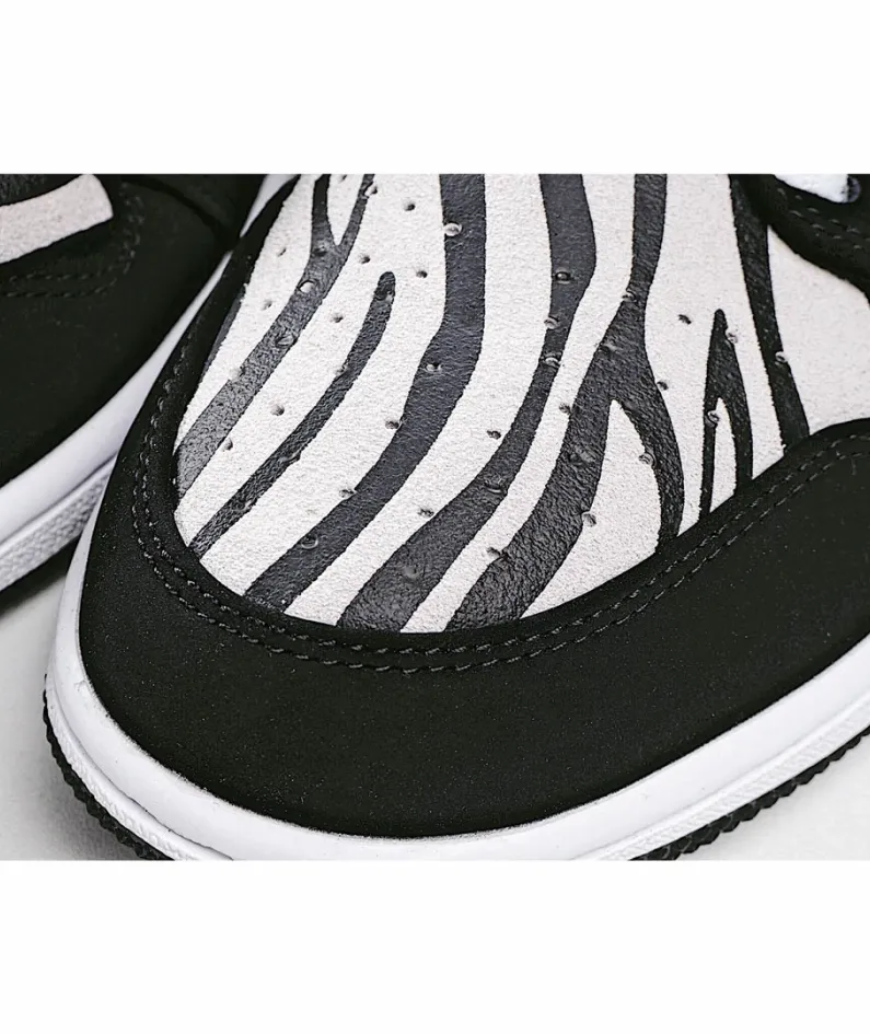 Air Jordan 1 Low GS 'Zebra'