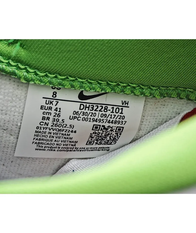Supreme x Nike SB Dunk Low Sneakers