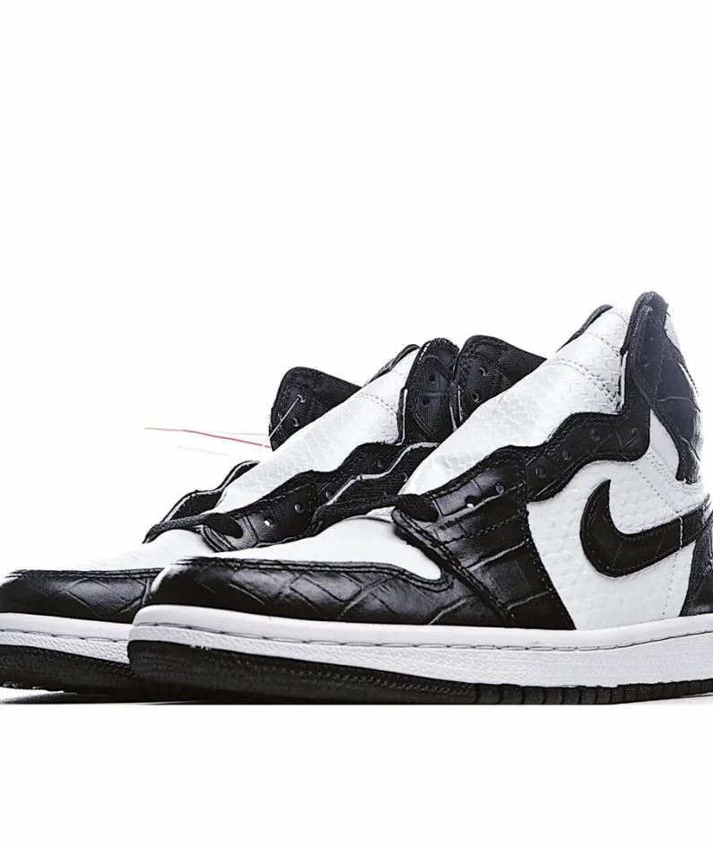Air Jordan 1 Retro High OG 'Black/White'