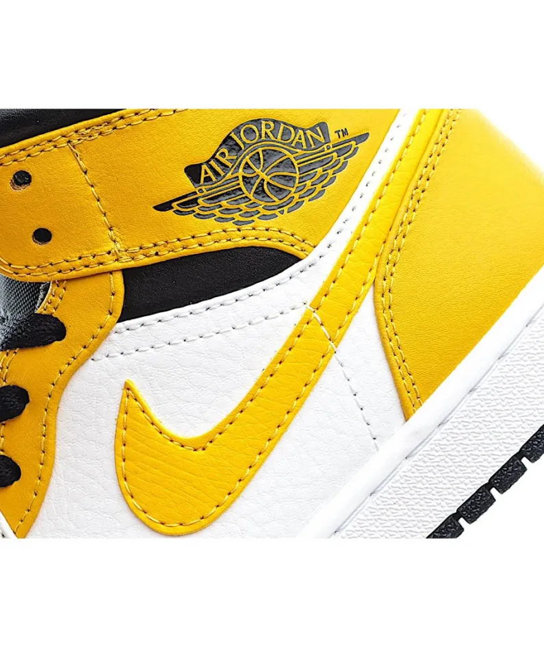 Air Jordan 1 Mid 'University Gold'