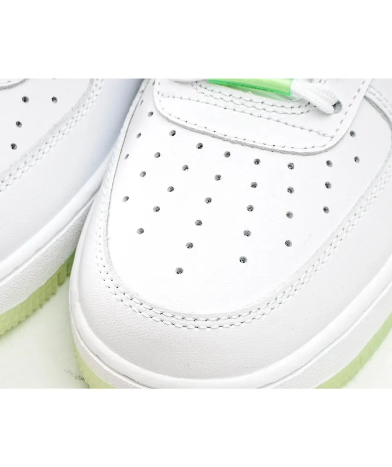Nike Air Force 1 Low Low Top Sneakers