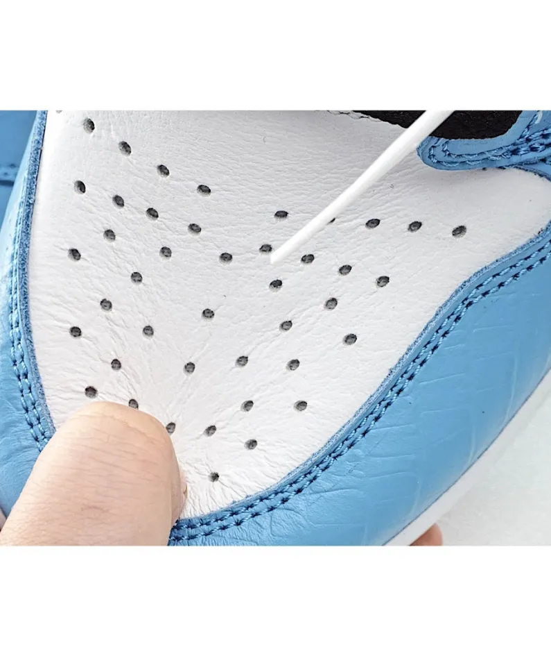 Supreme x AirJordan Retro AJ1 high-top basketball shoes