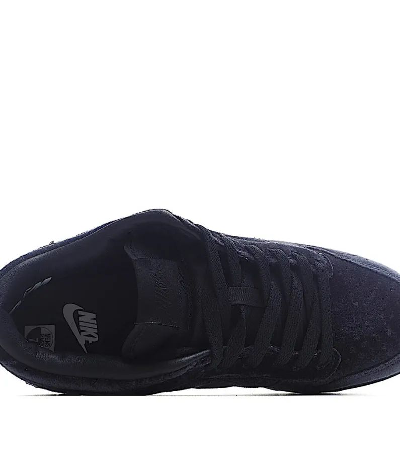 Dover Street Market x Nike Dunk Low“Triple Black 