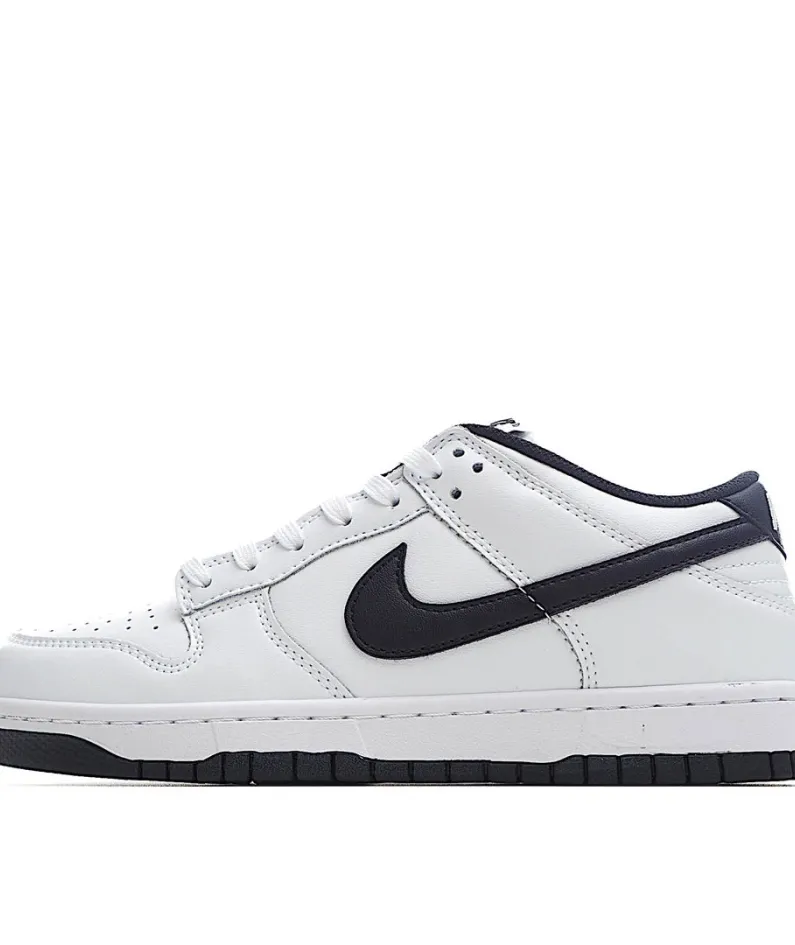 Nike Dunk SB Low Black & White