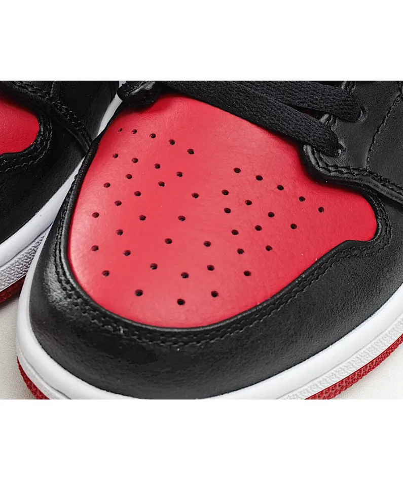Air Jordan 1 Mid 'Banned'
