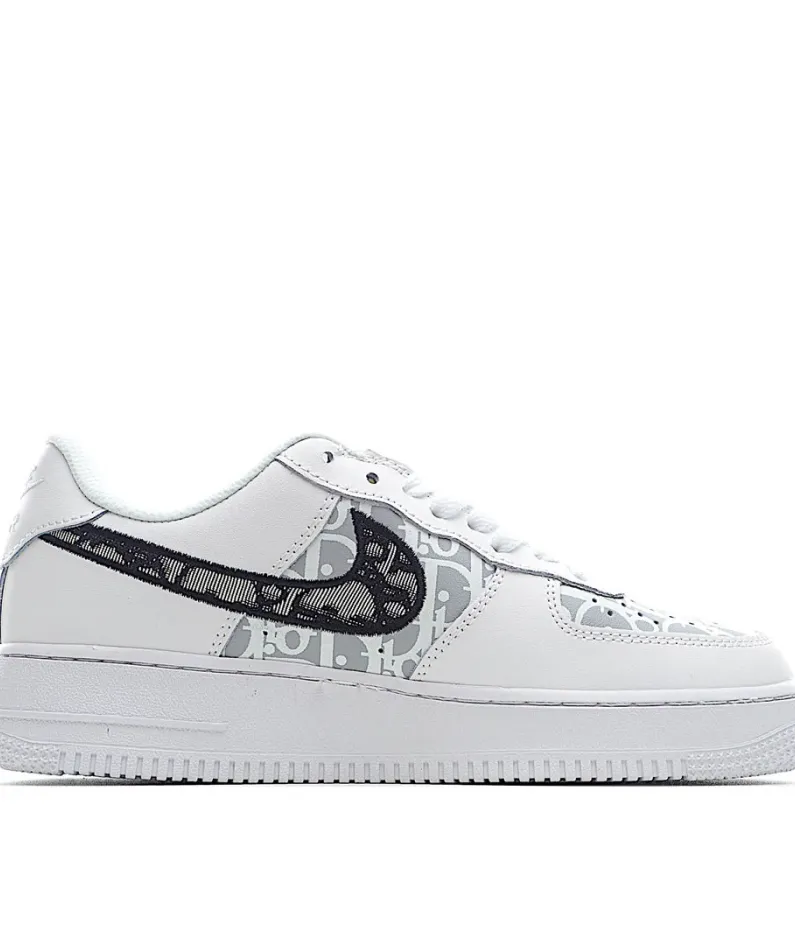 Nike Air Force 1 Low-Top Sneakers