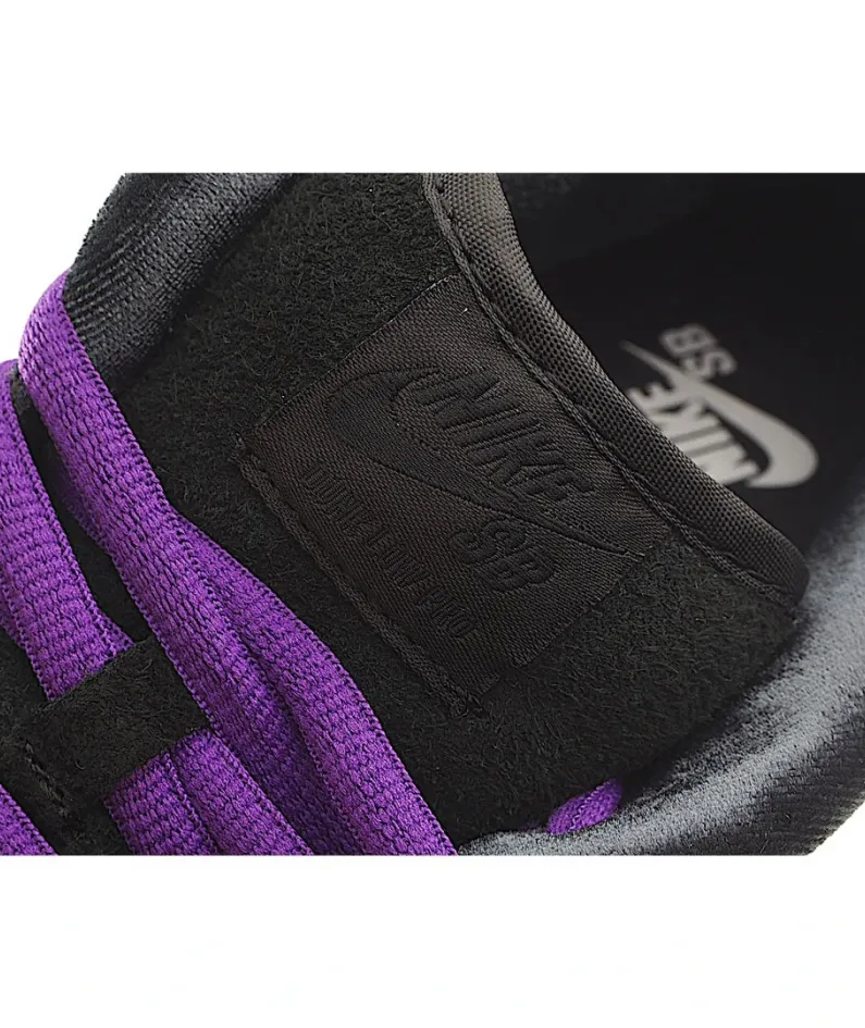 Familia x Nike SB Dunk Low Low-Top Sneakers