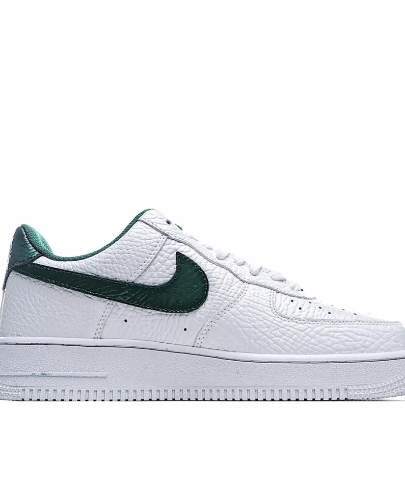 Nike Air Force 1 07 Low Top Sneakers