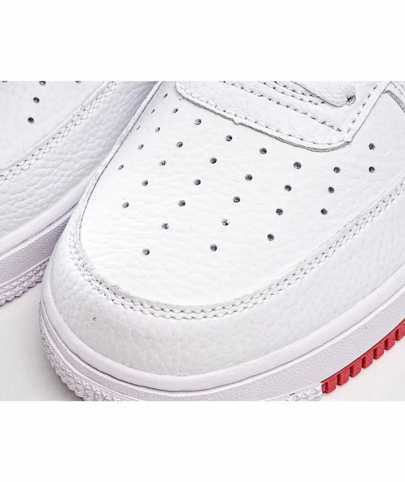 Nike Air Force 1 07 Low Low Top Sneakers
