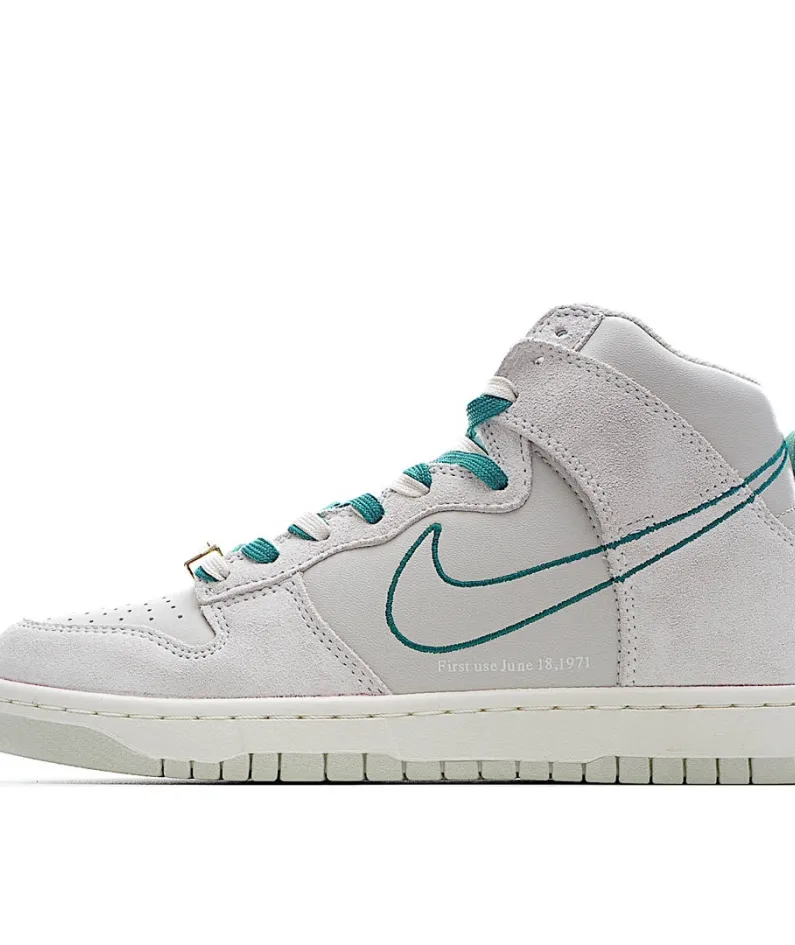 Nike DUNK HI SE