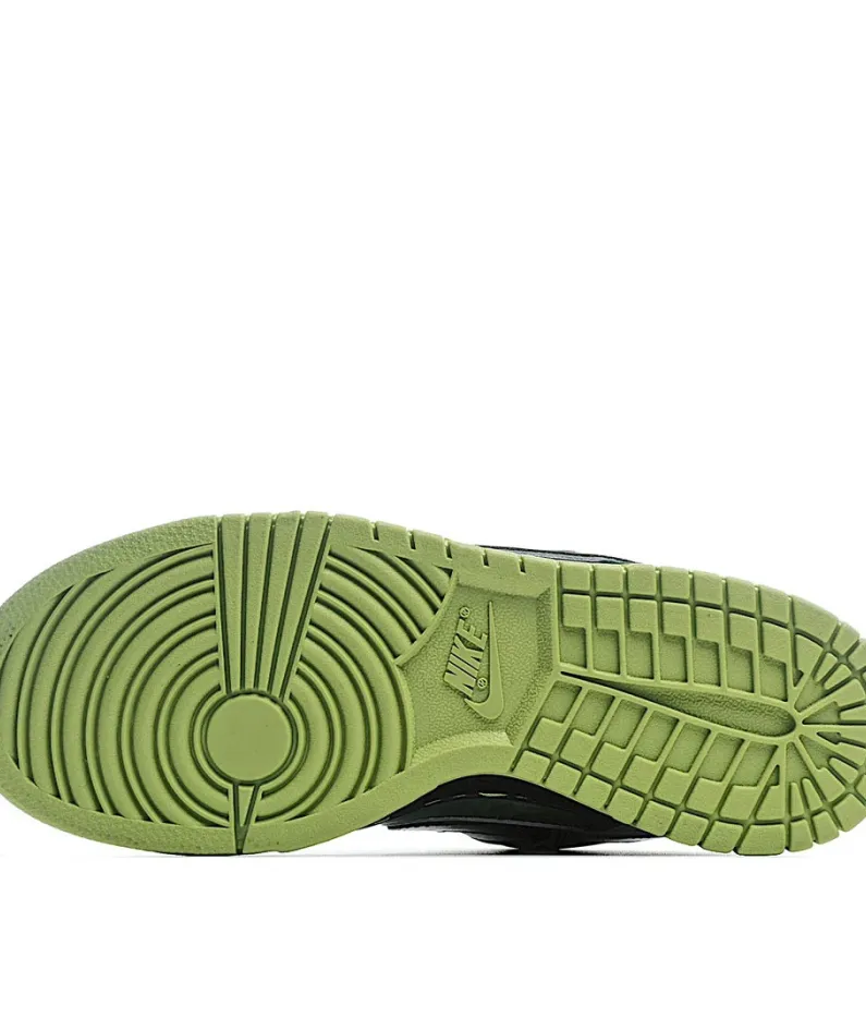 Nike Concepts x SB Dunk Low 