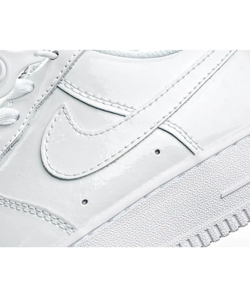 Nike Air Force 1 07 LX  