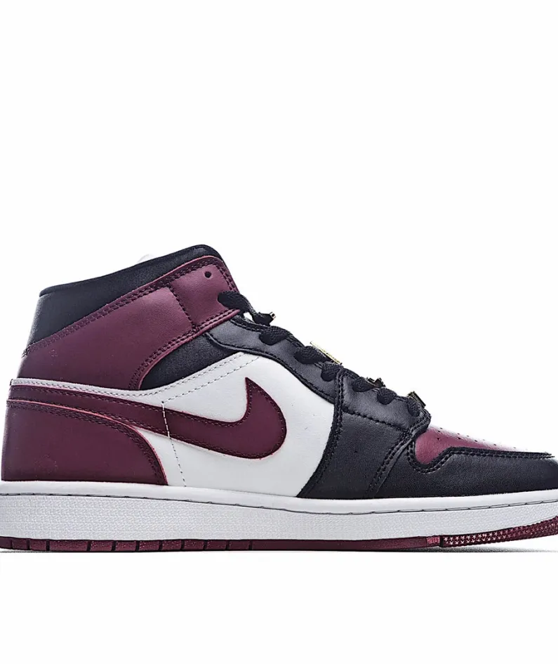 Wmns Air Jordan 1 Mid SE 'Gold Pendants'