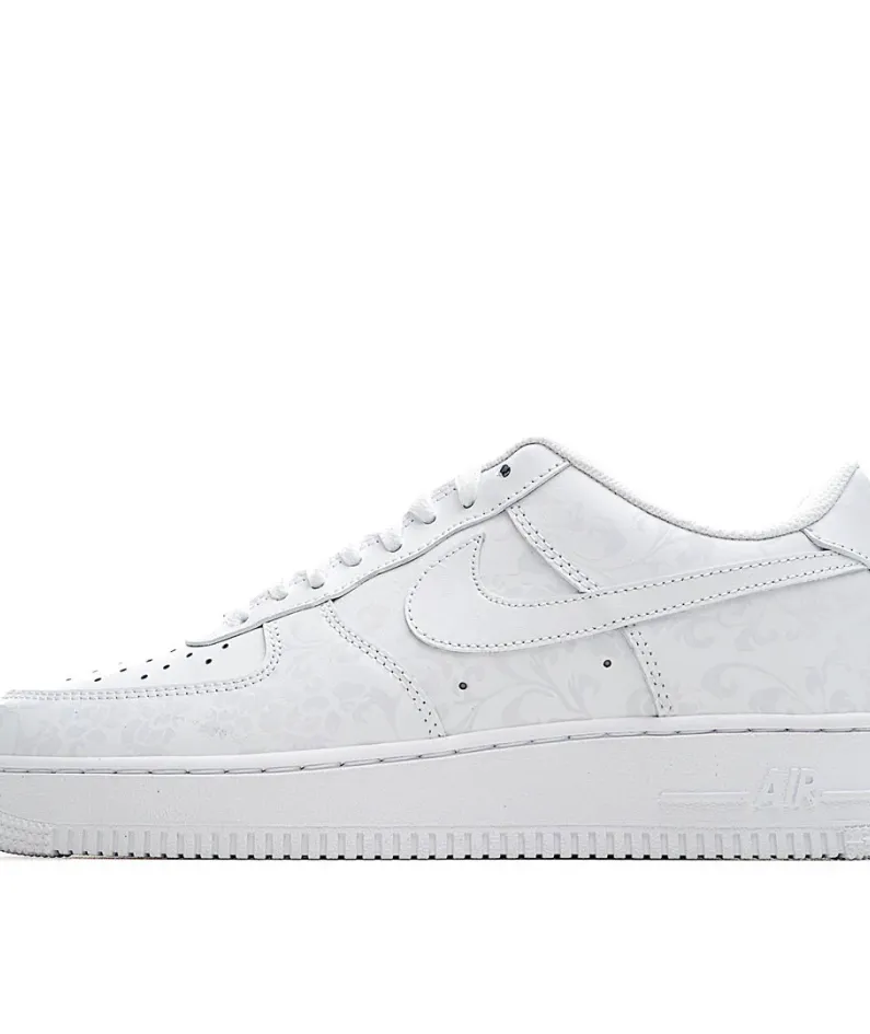 Nike Air Force 1 LV8  
