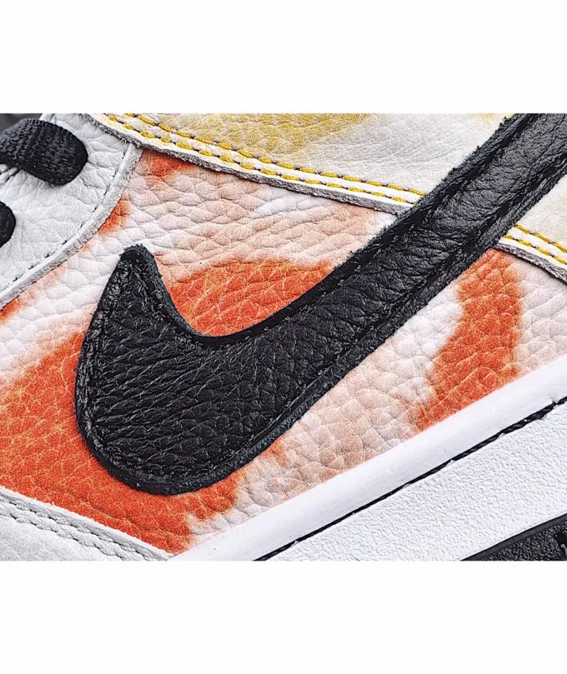 Nike SB Dunk Low “Raygun