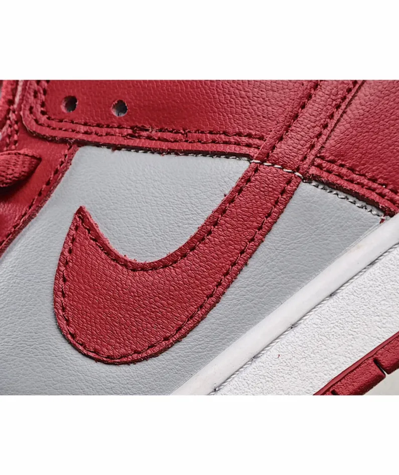 Nike SB Dunk Low Valentines Day Sneakers
