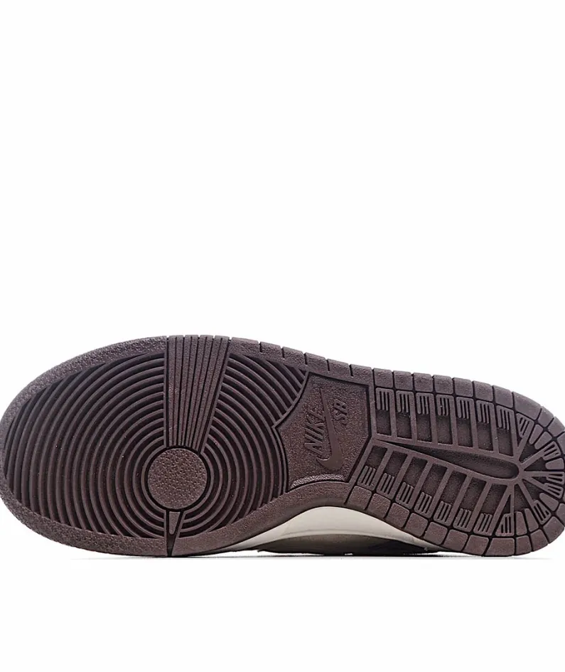 Nike SB Dunk Low Pro Sneakers