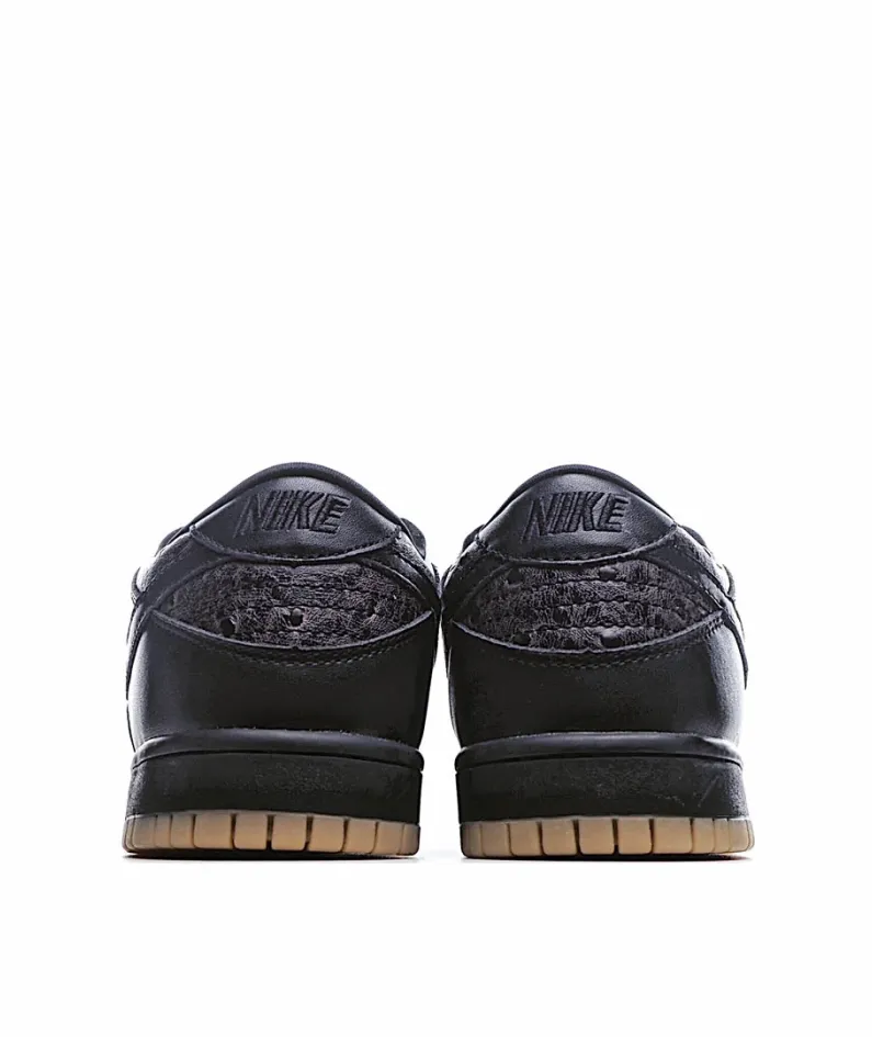 Nike SB Dunk Low Low-Top Sneakers