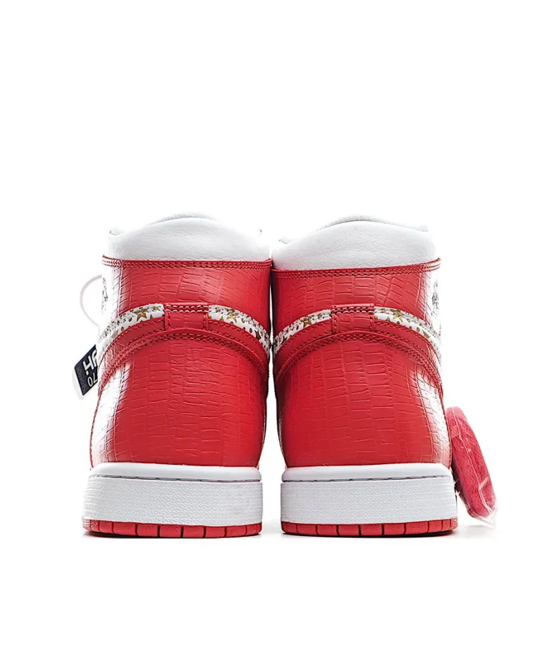 Supreme x AirJordan Retro AJ1 high-top basketball shoes