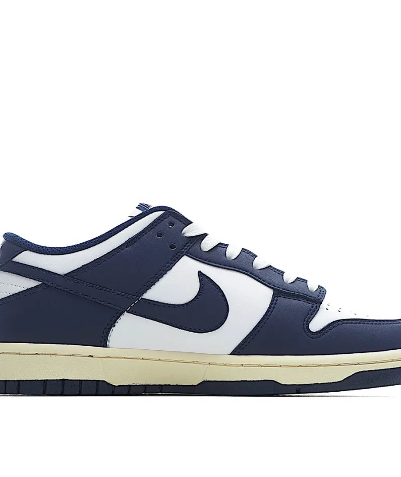 Nike Dunk Low Low-Top Sneakers