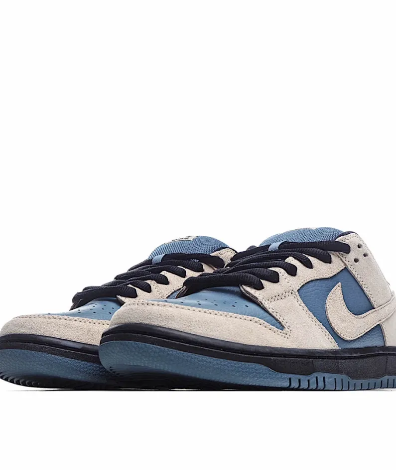 Nike SB Dunk Low Pro Sneakers