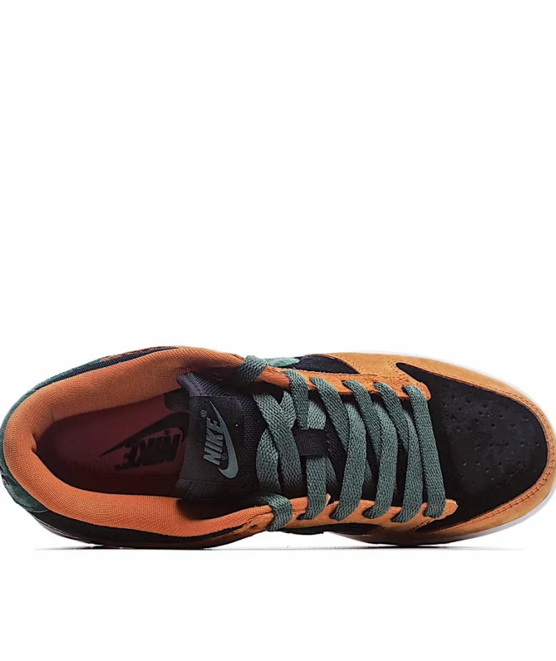 Nike SB Dunk Low SPCeramic Low Top Sneakers