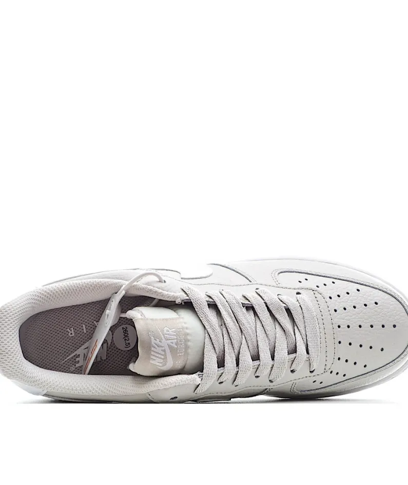 Nike Air Force 1'07 LowBlack/White Low Top Sneakers