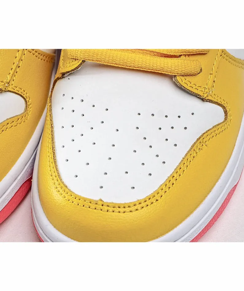 Nike Dunk Low "SAMBA 2020 Edition Low-Top Sneakers
