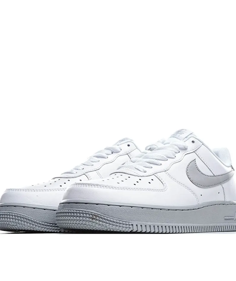 NikeAir Force 1 Low Low Top Sneakers