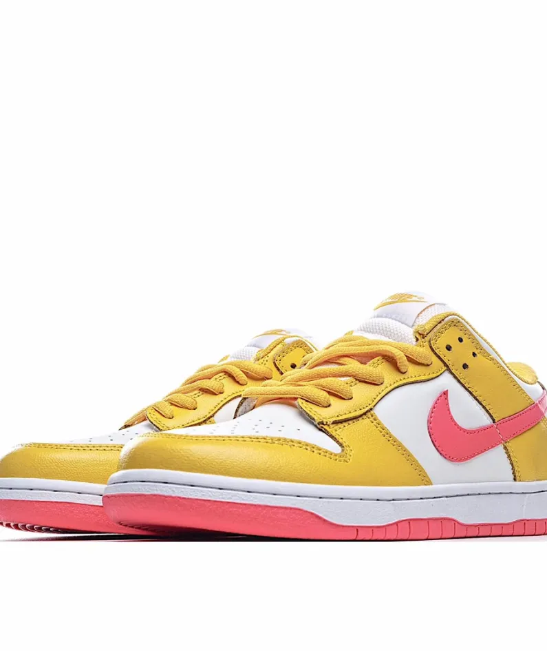 Nike Dunk Low "SAMBA 2020 Edition Low-Top Sneakers