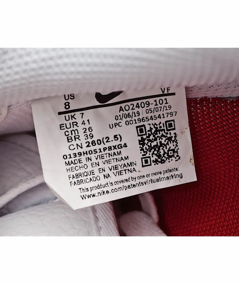 Nike Air Force 1 07 Low Low Top Sneakers