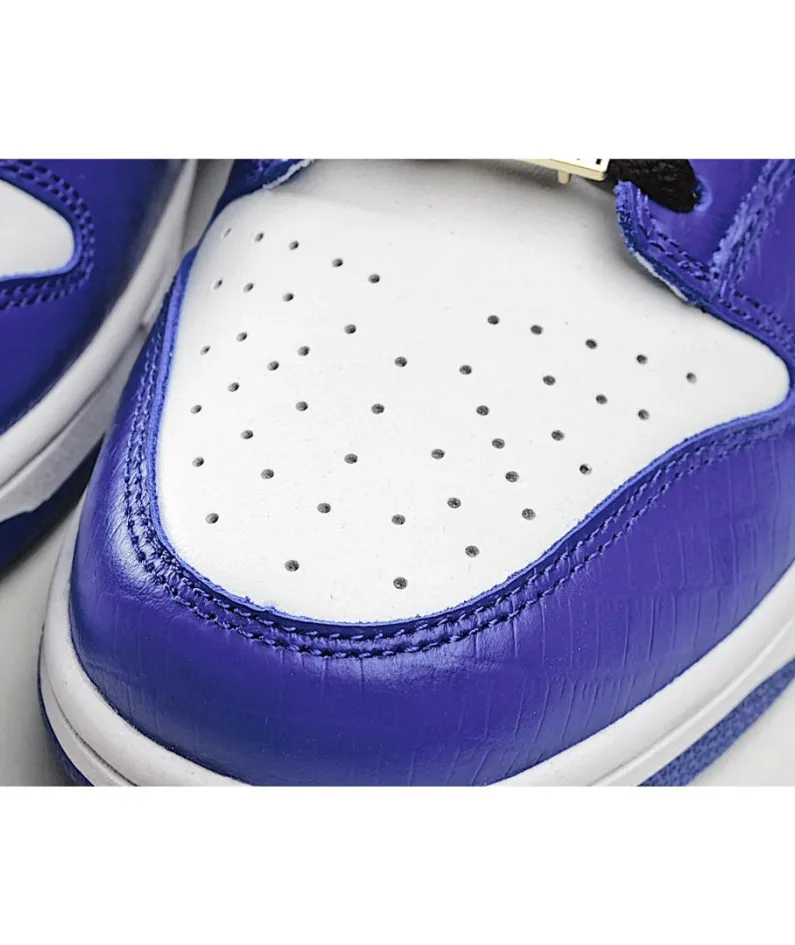 Nike Supreme x Nk SB Dunk Low Sneakers