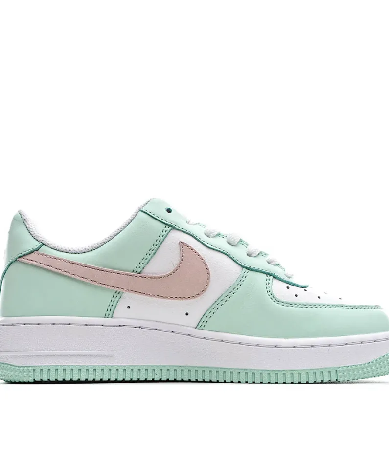 Nike Air Force 1 07 White and Green Low Top