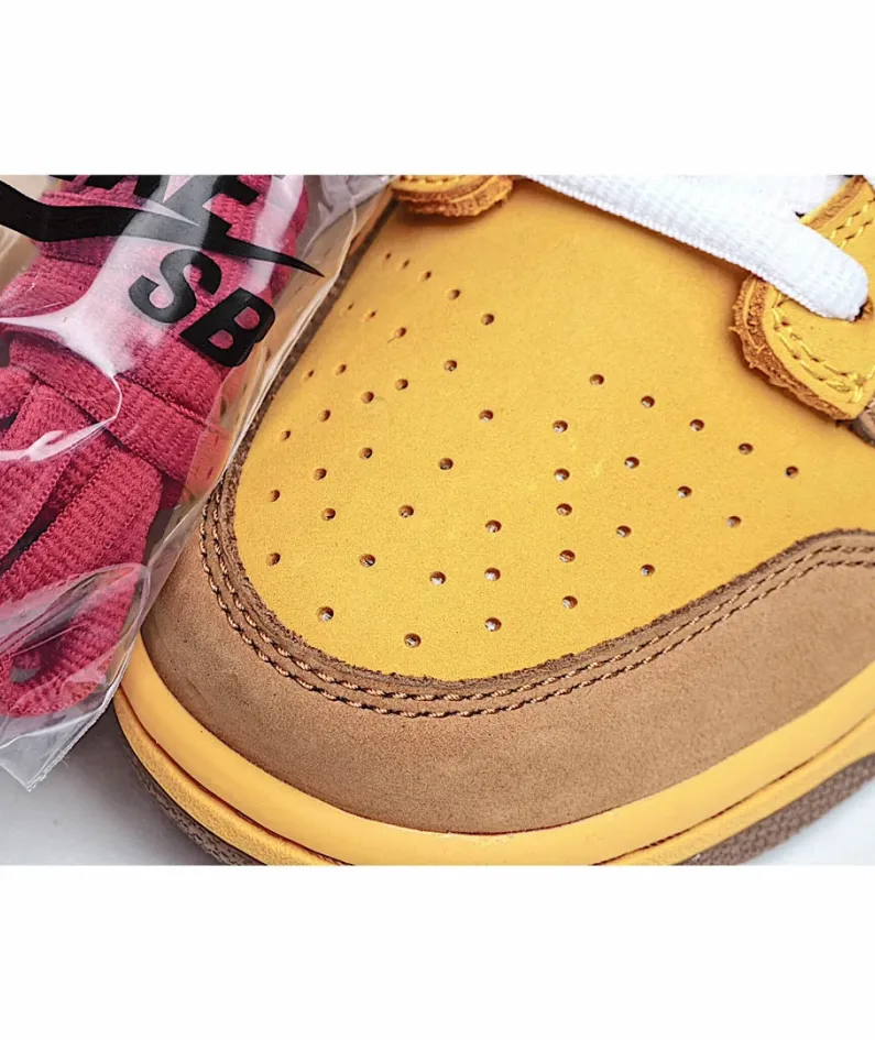 Nike Dunk Low Newcastle Brown Ale TS