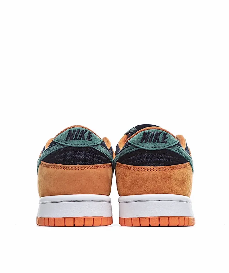 Nike SB Dunk Low SPCeramic Low Top Sneakers