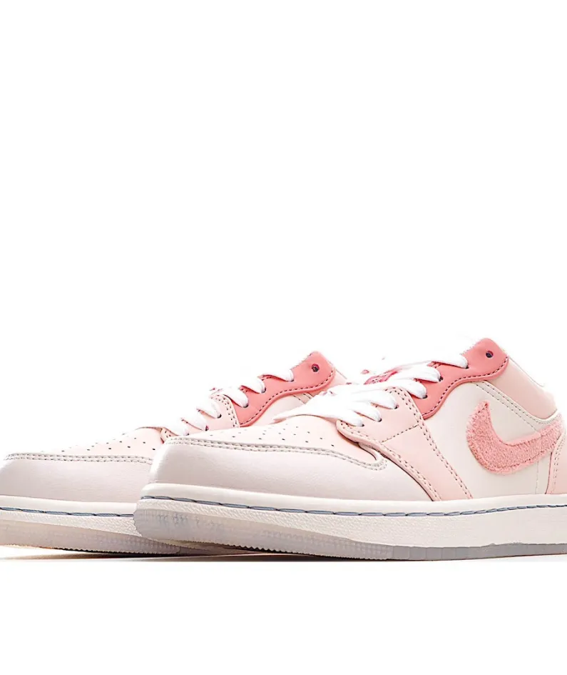 Air Jordan 1 Low Low Top Retro Culture Basketball Shoe