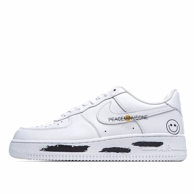 Nike Air Force 1 Low 07 Low Top Sneakers
